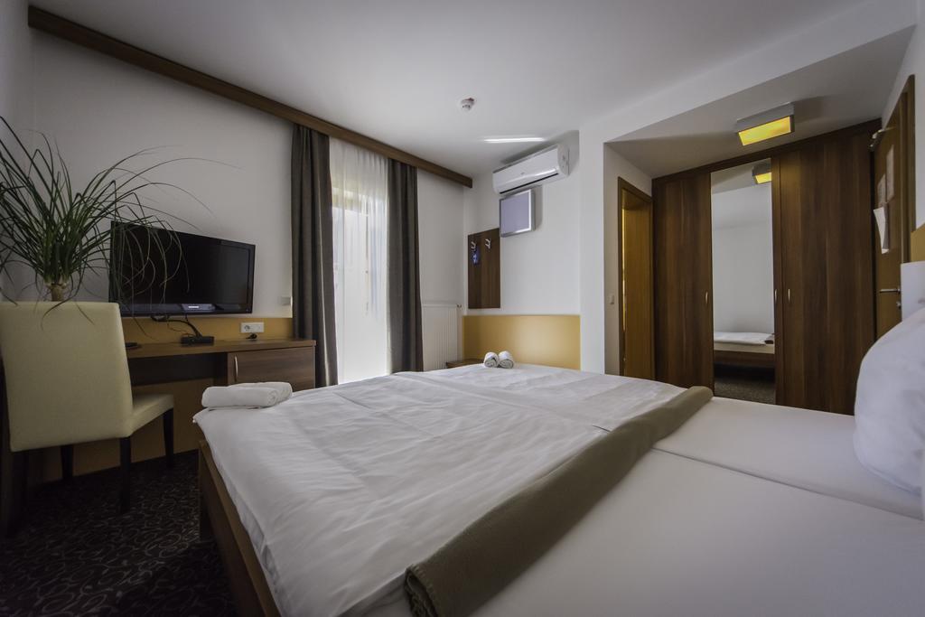 Domacija Vodnik & Apartments Cerklje na Gorenjskem Ngoại thất bức ảnh